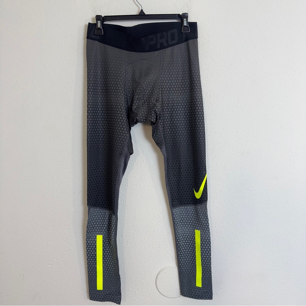 Nike pro hyperwarm hexodrome compression tights - image 3